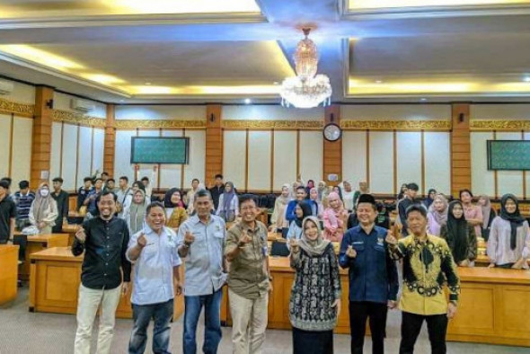 3. Wakil Rektor I UNBARI Buka Acara Hari Untuk Tahu Se-Dunia