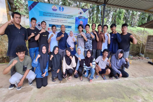 TINGKATKAN SKILL MAHASISWA, HIMPUNAN MAHASISWA PERIKANAN (HIMAPER) UNBARI GELAR PELATIHAN TEKINIK PEMBENIHAN IKAN AIR TAWAR